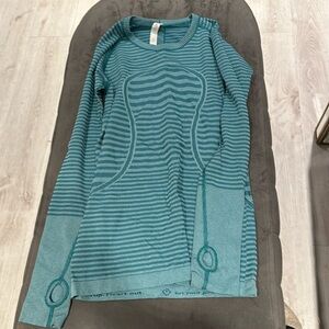 Lululemon athletica top size 6